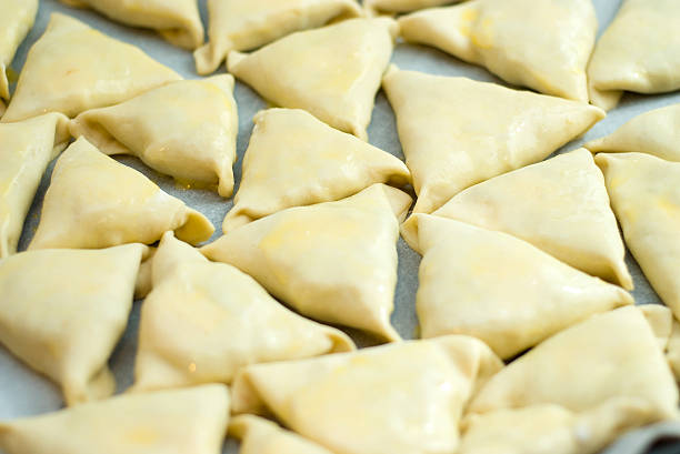 Frozen Aloo Samosi – 12 Pcs