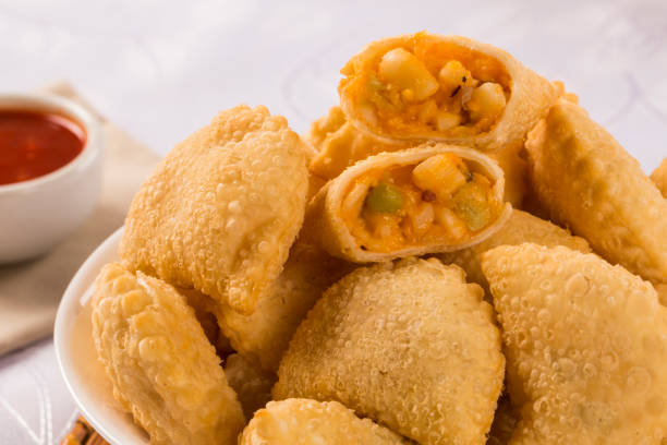 Frozen Chicken Makrooni Samosi